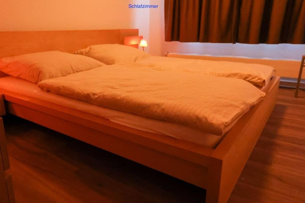 Freundliche Wohnung Mit Parkplatz Und Terrasse Neubrandenburg Exterior foto